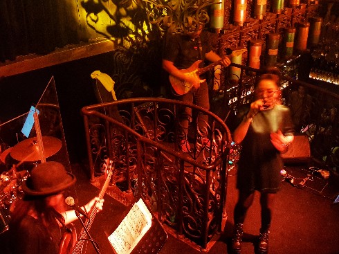 20190328_231506-01-490x367