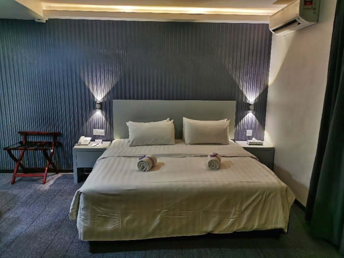 IMG_20190614_223536-01-912x684