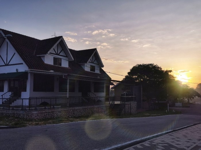 PicsArt_07-28-05.15.36-912x683