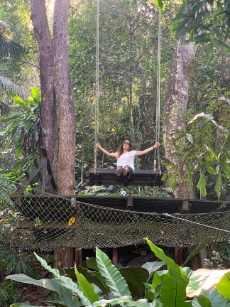 202001097390496766531000163-324x432