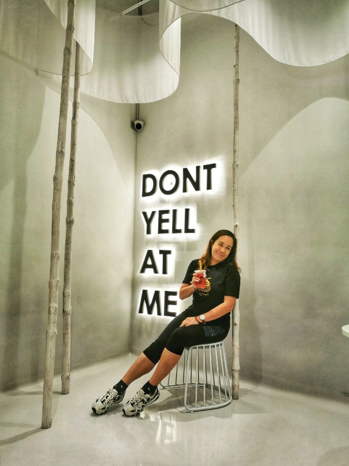 202002298471684789626828794-01-684x912