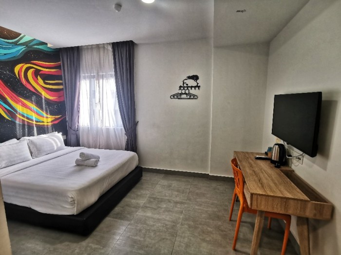 IMG_20200130_180600-01-912x684