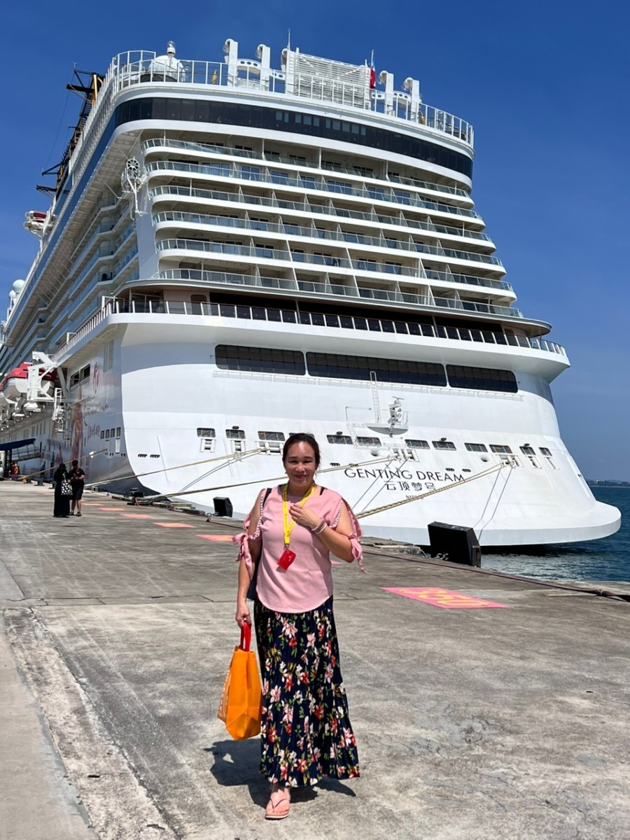 High-Quality Crew Members Of Genting Dream Cruise Ship Rescue Person In Strait Of Malacca Capture Nature High-Quality Crew Members Of Genting Dream Cruise Ship Rescue Person In Strait Of Malacca Capture Nature